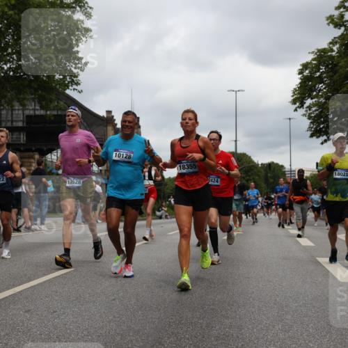 29.06.2025 - hella hamburg halbmarathon Yannick Fuchs http://msf.ph/oto/8468131 29.06.2025 10:57:26 20KM 1184, 1316, 1722, 1724, 1940, 1992, 2424, 3360, 4370, 4665, 5305, 5511, 5734, 6631, 7243, 7333, 8469, 8478, 8822, 9124, 9439, 9681, 9899, 10128, 10766, 10866, 11402, 11527, 11771, 12315, 12316, 12513, 13528, 13551, 14313, 15137, 15516, 15550, 16371, 16426, 16478, 16639, 16872, 17071, 17757, 17890, 17894, 18028, 18122, 18355, 18452 meine-sportfotos.de