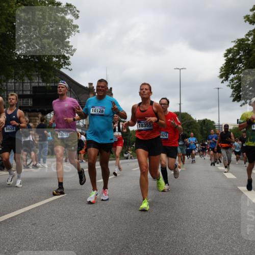 29.06.2025 - hella hamburg halbmarathon Yannick Fuchs http://msf.ph/oto/8468154 29.06.2025 10:57:27 20KM 1184, 1316, 1722, 1724, 1940, 1992, 2424, 3360, 4370, 4665, 5305, 5511, 5734, 6631, 7243, 7333, 8469, 8478, 8822, 9124, 9439, 9681, 9899, 10128, 10705, 10766, 10866, 11402, 11527, 11657, 11771, 12315, 12316, 12513, 13171, 13528, 13551, 14313, 15137, 15516, 15550, 16371, 16426, 16478, 16639, 16872, 17071, 17757, 17890, 17894, 18028, 18122, 18355, 18452 meine-sportfotos.de