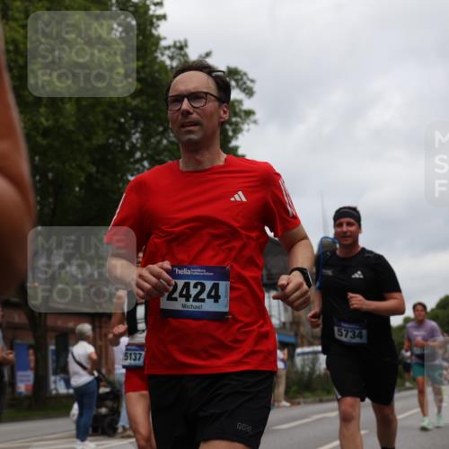 29.06.2025 - hella hamburg halbmarathon Yannick Fuchs http://msf.ph/oto/8468451 29.06.2025 10:57:28 20KM 1184, 1316, 1722, 1724, 1940, 1992, 2424, 3360, 4370, 4665, 5305, 5511, 5734, 6631, 7243, 7333, 8469, 8822, 9124, 9439, 9681, 9899, 10128, 10705, 10766, 10866, 11527, 11657, 11771, 12315, 12316, 12513, 13171, 13528, 13551, 14135, 14313, 14493, 15137, 15516, 15550, 16426, 16478, 16639, 16872, 17071, 17437, 17757, 17890, 17894, 18028, 18122, 18355, 18452 meine-sportfotos.de