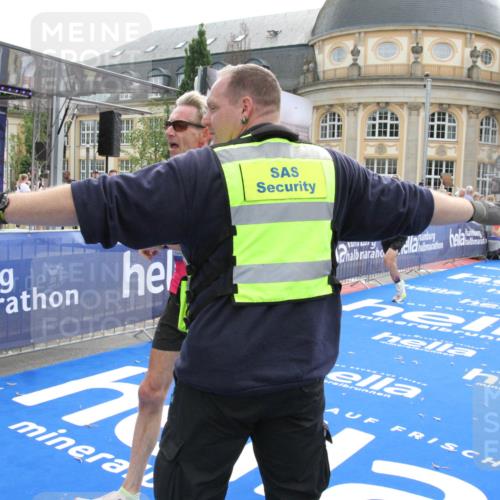 29.06.2025 - hella hamburg halbmarathon Michael Strokosch http://msf.ph/oto/8468532 29.06.2025 10:35:02 Ziel 4477, 6704, 7972, 8864, 12044, 12751, 15391, 15902, 16140, 16177, 16712, 17643, 18183, 18220 meine-sportfotos.de
