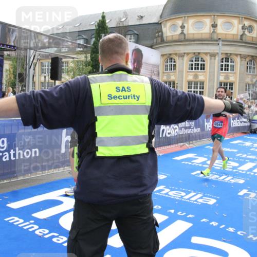 29.06.2025 - hella hamburg halbmarathon Michael Strokosch http://msf.ph/oto/8468560 29.06.2025 10:35:04 Ziel 7972, 8864, 8901, 12044, 15391, 15902, 16140, 16177, 16963, 17643, 18220 meine-sportfotos.de