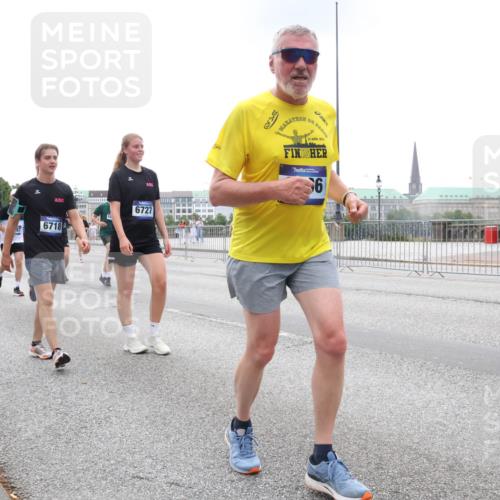 29.06.2025 - hella hamburg halbmarathon Lena Gebhardt http://msf.ph/oto/8468585 29.06.2025 10:32:46 Lombardsbrücke 7750, 6727, 6718, 15, 2012, 6, 1078, 1199, 1237, 1640, 1732, 2059, 2276, 2959, 3365, 3391, 3422, 3653, 3660, 3670, 3708, 3753, 4096, 4446, 4555, 4857, 5110, 5783, 5871, 5941, 6040, 6228, 6312, 6315, 6861, 7308, 7309, 7387, 7468, 7531, 7633, 7702, 7749, 7750, 7982, 8124, 8127, 8170, 8303, 8625, 8787, 8839, 8840, 8914, 8993, 9010, 9034, 9125, 9143, 9188, 9471, 9542, 9768, 10002, 10013, 10048, 10277, 11260, 11756, 12423, 12424, 14305, 14743 meine-sportfotos.de