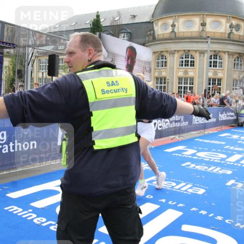29.06.2025 - hella hamburg halbmarathon Michael Strokosch http://msf.ph/oto/8468619 29.06.2025 10:35:05 Ziel 7972, 8901, 12044, 14069, 15391, 15902, 16177, 16963, 16964 meine-sportfotos.de