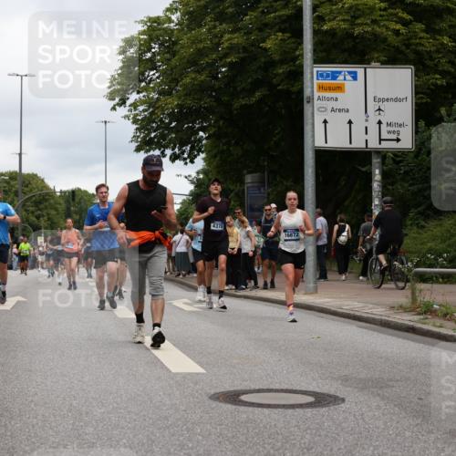 29.06.2025 - hella hamburg halbmarathon Yannick Fuchs http://msf.ph/oto/8468630 29.06.2025 10:57:30 20KM 1184, 1316, 1722, 1724, 1940, 1992, 2424, 3360, 4370, 5305, 5384, 5734, 6631, 7243, 7333, 8469, 8822, 9124, 9439, 9681, 10128, 10705, 10766, 10866, 11527, 11657, 11771, 12315, 12316, 12513, 13171, 13528, 13551, 14135, 14313, 14493, 15137, 15516, 15550, 16426, 16478, 16639, 16872, 17071, 17437, 17757, 17894, 18028, 18122, 18355 meine-sportfotos.de