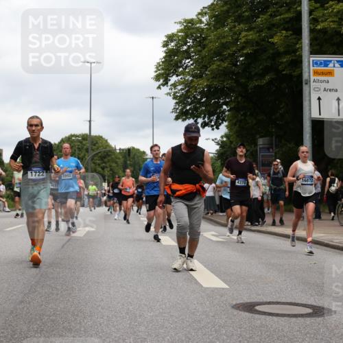 29.06.2025 - hella hamburg halbmarathon Yannick Fuchs http://msf.ph/oto/8468712 29.06.2025 10:57:30 20KM 1184, 1316, 1722, 1724, 1940, 1992, 2424, 3360, 4370, 5305, 5384, 5734, 6631, 7243, 7333, 8469, 8822, 9124, 9439, 9681, 10128, 10705, 10766, 10866, 11527, 11657, 11771, 12315, 12316, 12513, 13171, 13528, 13551, 14135, 14313, 14493, 15137, 15516, 15550, 16426, 16478, 16639, 16872, 17071, 17437, 17757, 17894, 18028, 18122, 18355 meine-sportfotos.de