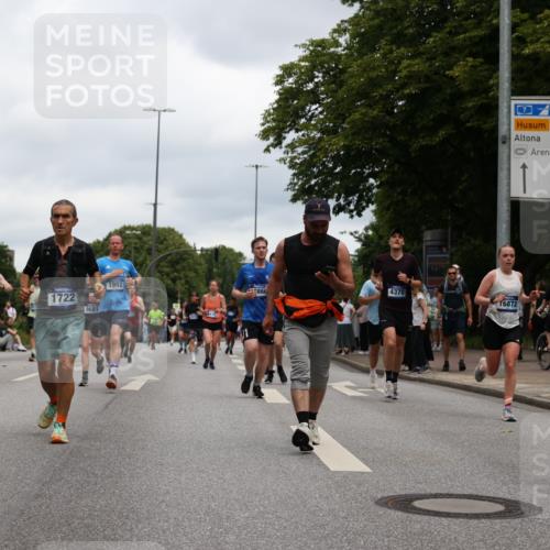 29.06.2025 - hella hamburg halbmarathon Yannick Fuchs http://msf.ph/oto/8468752 29.06.2025 10:57:30 20KM 1184, 1316, 1722, 1724, 1940, 1992, 2424, 3360, 4370, 5305, 5384, 5734, 6631, 7243, 7333, 8469, 8822, 9124, 9439, 9681, 10128, 10705, 10766, 10866, 11527, 11657, 11771, 12315, 12316, 12513, 13171, 13528, 13551, 14135, 14313, 14493, 15137, 15516, 15550, 16426, 16478, 16639, 16872, 17071, 17437, 17757, 17894, 18028, 18122, 18355 meine-sportfotos.de