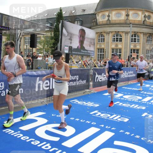 29.06.2025 - hella hamburg halbmarathon Michael Strokosch http://msf.ph/oto/8468794 29.06.2025 10:35:12 Ziel 4740, 7628, 8901, 11559, 14069, 15415, 16963, 16964, 17022 meine-sportfotos.de