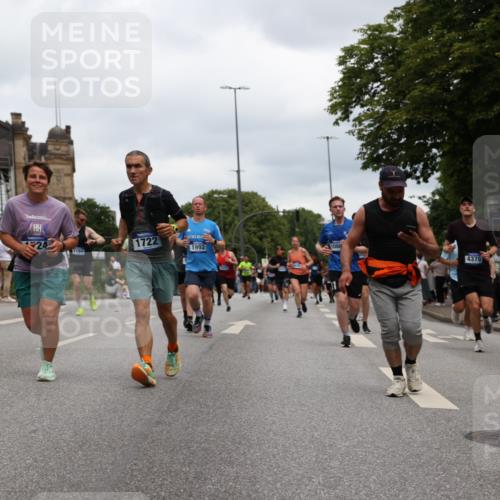 29.06.2025 - hella hamburg halbmarathon Yannick Fuchs http://msf.ph/oto/8468843 29.06.2025 10:57:30 20KM 1184, 1316, 1722, 1724, 1940, 1992, 2424, 3360, 4370, 5305, 5384, 5734, 6631, 7243, 7333, 8469, 8822, 9124, 9439, 9681, 10128, 10705, 10766, 10866, 11527, 11657, 11771, 12315, 12316, 12513, 13171, 13528, 13551, 14135, 14313, 14493, 15137, 15516, 15550, 16426, 16478, 16639, 16872, 17071, 17437, 17757, 17894, 18028, 18122, 18355 meine-sportfotos.de