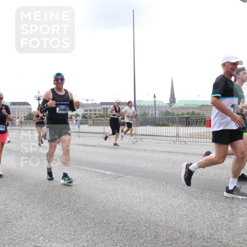 29.06.2025 - hella hamburg halbmarathon Lena Gebhardt http://msf.ph/oto/8468909 29.06.2025 10:32:48 Lombardsbrücke 2059, 19156, 7750, 3660, 1078, 1199, 1237, 1640, 1732, 2059, 2276, 2959, 3365, 3391, 3422, 3653, 3660, 3670, 3708, 3753, 4030, 4096, 4446, 4555, 4650, 4857, 5110, 5783, 5871, 5941, 6040, 6228, 6312, 6315, 6861, 7308, 7309, 7387, 7468, 7531, 7633, 7702, 7749, 7750, 7982, 8127, 8170, 8303, 8625, 8839, 8840, 8914, 8993, 9010, 9034, 9143, 9188, 9471, 9542, 9768, 10002, 10013, 10048, 10277, 11260, 11756, 12423, 12424, 14305, 14743, 15951 meine-sportfotos.de