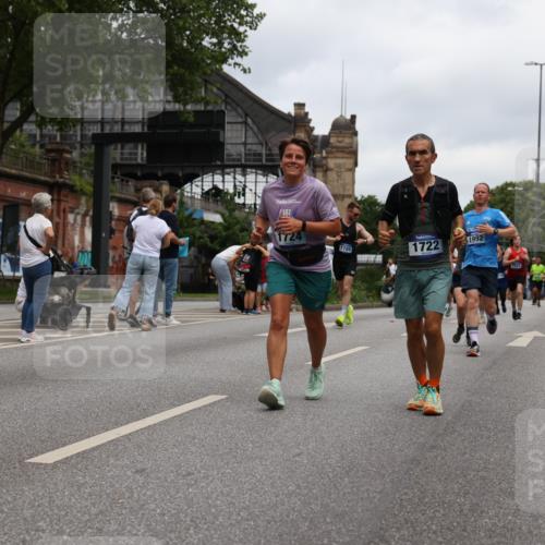29.06.2025 - hella hamburg halbmarathon Yannick Fuchs http://msf.ph/oto/8468919 29.06.2025 10:57:31 20KM 1184, 1316, 1722, 1724, 1940, 1992, 2424, 3360, 4370, 5305, 5384, 5734, 6631, 7243, 7290, 7333, 8469, 8822, 9124, 9439, 9681, 10128, 10705, 10766, 10866, 11527, 11657, 11771, 12315, 12316, 12513, 12662, 13171, 13528, 13551, 14135, 14313, 14493, 15137, 15516, 15550, 15897, 16426, 16478, 16639, 16872, 17071, 17437, 17757, 17894, 18028, 18122, 18355 meine-sportfotos.de