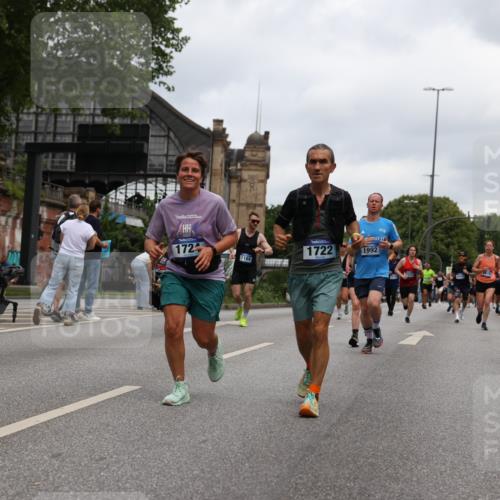 29.06.2025 - hella hamburg halbmarathon Yannick Fuchs http://msf.ph/oto/8468983 29.06.2025 10:57:31 20KM 1184, 1316, 1722, 1724, 1940, 1992, 2424, 3360, 4370, 5305, 5384, 5734, 6631, 7243, 7290, 7333, 8469, 8822, 9124, 9439, 9681, 10128, 10705, 10766, 10866, 11527, 11657, 11771, 12315, 12316, 12513, 12662, 13171, 13528, 13551, 14135, 14313, 14493, 15137, 15516, 15550, 15897, 16426, 16478, 16639, 16872, 17071, 17437, 17757, 17894, 18028, 18122, 18355 meine-sportfotos.de