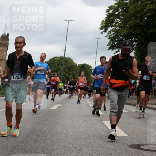 29.06.2025 - hella hamburg halbmarathon Yannick Fuchs http://msf.ph/oto/8469020 29.06.2025 10:57:31 20KM 1184, 1316, 1722, 1724, 1940, 1992, 2424, 3360, 4370, 5305, 5384, 5734, 6631, 7243, 7290, 7333, 8469, 8822, 9124, 9439, 9681, 10128, 10705, 10766, 10866, 11527, 11657, 11771, 12315, 12316, 12513, 12662, 13171, 13528, 13551, 14135, 14313, 14493, 15137, 15516, 15550, 15897, 16426, 16478, 16639, 16872, 17071, 17437, 17757, 17894, 18028, 18122, 18355 meine-sportfotos.de