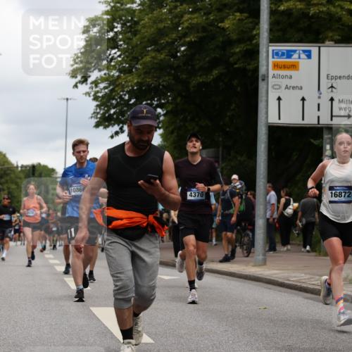 29.06.2025 - hella hamburg halbmarathon Yannick Fuchs http://msf.ph/oto/8469078 29.06.2025 10:57:31 20KM 1184, 1316, 1722, 1724, 1940, 1992, 2424, 3360, 4370, 5305, 5384, 5734, 6631, 7243, 7290, 7333, 8469, 8822, 9124, 9439, 9681, 10128, 10705, 10766, 10866, 11527, 11657, 11771, 12315, 12316, 12513, 12662, 13171, 13528, 13551, 14135, 14313, 14493, 15137, 15516, 15550, 15897, 16426, 16478, 16639, 16872, 17071, 17437, 17757, 17894, 18028, 18122, 18355 meine-sportfotos.de