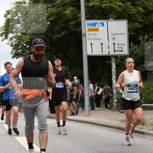 29.06.2025 - hella hamburg halbmarathon Yannick Fuchs http://msf.ph/oto/8469132 29.06.2025 10:57:31 20KM 1184, 1316, 1722, 1724, 1940, 1992, 2424, 3360, 4370, 5305, 5384, 5734, 6631, 7243, 7290, 7333, 8469, 8822, 9124, 9439, 9681, 10128, 10705, 10766, 10866, 11527, 11657, 11771, 12315, 12316, 12513, 12662, 13171, 13528, 13551, 14135, 14313, 14493, 15137, 15516, 15550, 15897, 16426, 16478, 16639, 16872, 17071, 17437, 17757, 17894, 18028, 18122, 18355 meine-sportfotos.de