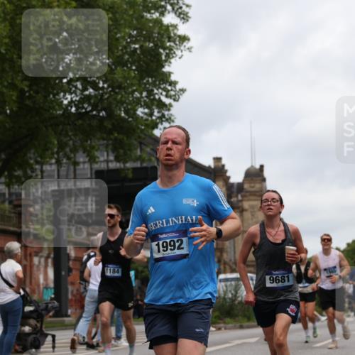 29.06.2025 - hella hamburg halbmarathon Yannick Fuchs http://msf.ph/oto/8469477 29.06.2025 10:57:33 20KM 1184, 1316, 1722, 1724, 1940, 1992, 2424, 3360, 4370, 5305, 5384, 5734, 6631, 7243, 7290, 7333, 8469, 8822, 9124, 9439, 9681, 10128, 10705, 10766, 10866, 11527, 11657, 11771, 12315, 12316, 12513, 12662, 13171, 13528, 13551, 14135, 14313, 14493, 15137, 15516, 15532, 15550, 15897, 16426, 16478, 16639, 16872, 17071, 17437, 17757, 17894, 18028, 18122, 18355, 18717 meine-sportfotos.de