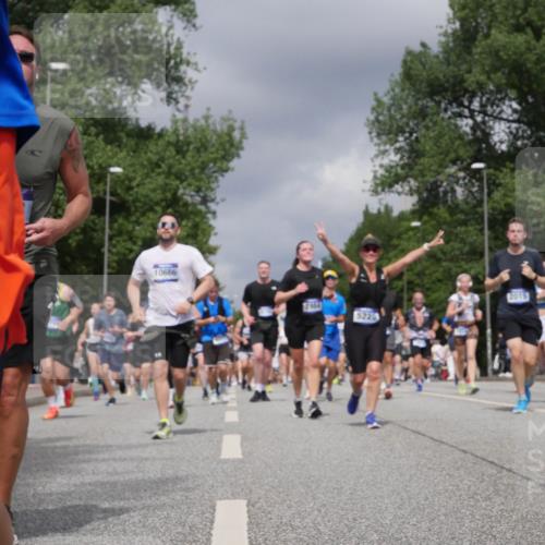 29.06.2025 - hella hamburg halbmarathon Luisa Fischer http://msf.ph/oto/8469528 29.06.2025 10:43:21 Kennedybrücke 10666, 17564, 522, 2019, 1058, 2019, 2888, 3237, 3515, 3808, 3883, 3884, 5229, 5701, 5876, 5877, 6866, 6876, 7455, 7456, 7675, 7850, 7984, 8391, 8612, 8865, 8866, 9747, 10818 meine-sportfotos.de
