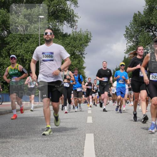 29.06.2025 - hella hamburg halbmarathon Luisa Fischer http://msf.ph/oto/8469577 29.06.2025 10:43:23 Kennedybrücke 15, 10666, 4257, 876, 12631, 4320, 705, 3808, 74, 5229, 1058, 1058, 2019, 2888, 3237, 3515, 3808, 3883, 3884, 5229, 5263, 5701, 5876, 5877, 6866, 6876, 7455, 7456, 7675, 7850, 7984, 8107, 8391, 9747, 10806 meine-sportfotos.de
