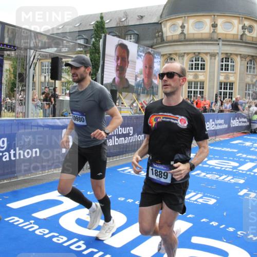 29.06.2025 - hella hamburg halbmarathon Michael Strokosch http://msf.ph/oto/8469586 29.06.2025 10:35:35 Ziel 1344, 1889, 4050, 5269, 10384, 10771, 15959, 16123, 16695, 16811, 17612, 17826, 19022 meine-sportfotos.de