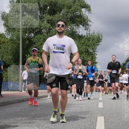 29.06.2025 - hella hamburg halbmarathon Luisa Fischer http://msf.ph/oto/8469589 29.06.2025 10:43:23 Kennedybrücke 1511, 10666, 4257, 4320, 6876, 6866, 3808, 18705, 1058, 2019, 2888, 3237, 3515, 3808, 3883, 3884, 5229, 5263, 5701, 5876, 5877, 6866, 6876, 7455, 7456, 7675, 7850, 7984, 8107, 8391, 9747, 10806 meine-sportfotos.de