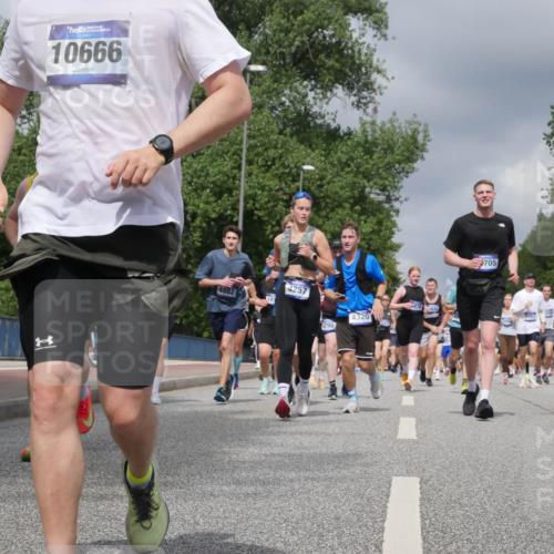 29.06.2025 - hella hamburg halbmarathon Luisa Fischer http://msf.ph/oto/8469605 29.06.2025 10:43:24 Kennedybrücke 10666, 4882, 4257, 298, 4320, 876, 3, 705, 7116, 3808, 1058, 2019, 2888, 3237, 3515, 3808, 3883, 5229, 5263, 5701, 5876, 5877, 5901, 6866, 6876, 7455, 7456, 7675, 7850, 7984, 8107, 8391, 9747, 10806 meine-sportfotos.de