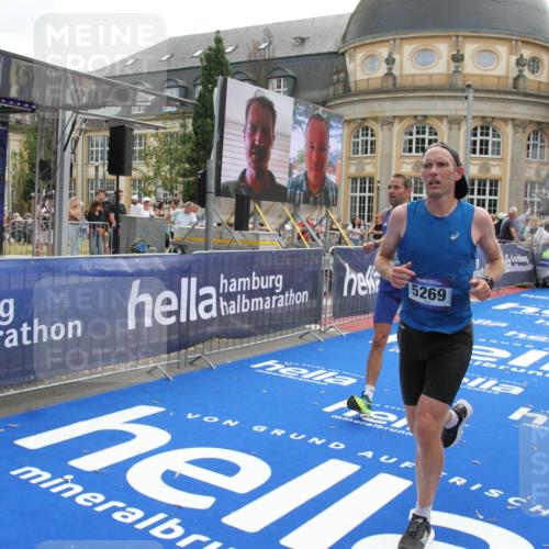 29.06.2025 - hella hamburg halbmarathon Michael Strokosch http://msf.ph/oto/8469671 29.06.2025 10:35:38 Ziel 1344, 4062, 5269, 10384, 14841, 16123, 16695, 17612, 17826, 18841 meine-sportfotos.de