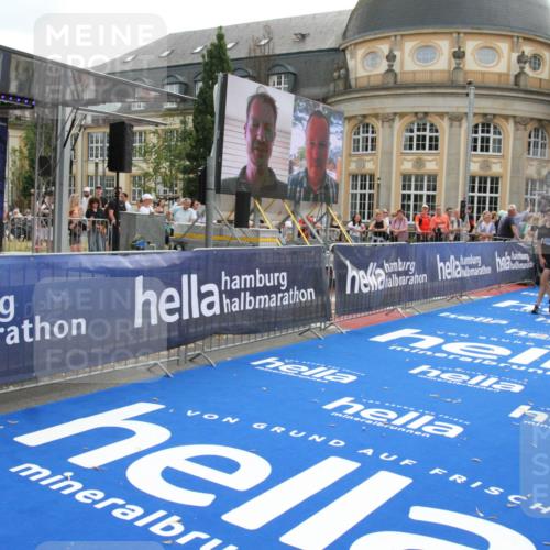 29.06.2025 - hella hamburg halbmarathon Michael Strokosch http://msf.ph/oto/8469691 29.06.2025 10:35:40 Ziel 4062, 5269, 10384, 14841, 16123, 16695, 17612, 17826, 18841 meine-sportfotos.de