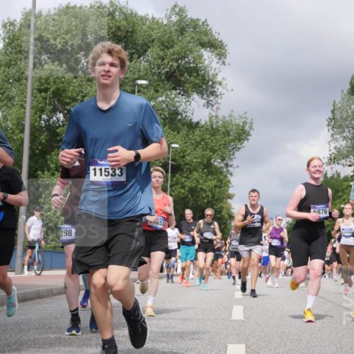 29.06.2025 - hella hamburg halbmarathon Luisa Fischer http://msf.ph/oto/8469710 29.06.2025 10:43:28 Kennedybrücke 11533, 298, 653, 12414, 5876, 16966, 6866, 5399, 1058, 1586, 2019, 2888, 3808, 5263, 5654, 5701, 5876, 5901, 6866, 6876, 7174, 7675, 7850, 7984, 8107, 8391, 9495, 10806, 10833 meine-sportfotos.de