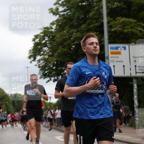 29.06.2025 - hella hamburg halbmarathon Yannick Fuchs http://msf.ph/oto/8469728 29.06.2025 10:57:34 20KM 1184, 1316, 1722, 1724, 1940, 1992, 2424, 2685, 3360, 4370, 5305, 5384, 5734, 6631, 7243, 7290, 7333, 8822, 9124, 9439, 9681, 10128, 10705, 10766, 10866, 11527, 11657, 11771, 12315, 12316, 12513, 12662, 13171, 13528, 13551, 14135, 14313, 14493, 15137, 15516, 15532, 15550, 15897, 16424, 16426, 16478, 16639, 16872, 17071, 17437, 17757, 17894, 18028, 18122, 18355, 18717 meine-sportfotos.de