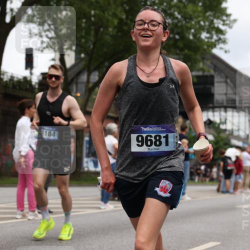 29.06.2025 - hella hamburg halbmarathon Yannick Fuchs http://msf.ph/oto/8469787 29.06.2025 10:57:34 20KM 1184, 1316, 1722, 1724, 1940, 1992, 2424, 2685, 3360, 4370, 5305, 5384, 5734, 6631, 7243, 7290, 7333, 8822, 9124, 9439, 9681, 10128, 10705, 10766, 10866, 11527, 11657, 11771, 12315, 12316, 12513, 12662, 13171, 13528, 13551, 14135, 14313, 14493, 15137, 15516, 15532, 15550, 15897, 16424, 16426, 16478, 16639, 16872, 17071, 17437, 17757, 17894, 18028, 18122, 18355, 18717 meine-sportfotos.de