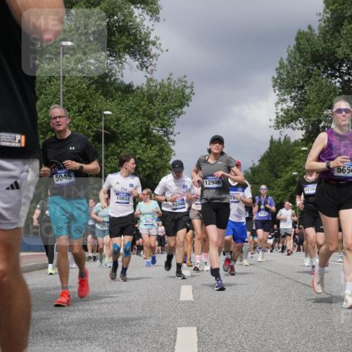 29.06.2025 - hella hamburg halbmarathon Luisa Fischer http://msf.ph/oto/8469891 29.06.2025 10:43:34 Kennedybrücke 5045, 10833, 18944, 12906, 9974, 25, 0, 9187, 12364, 5654, 13466, 1291, 1586, 1899, 2515, 2572, 4271, 5263, 5654, 5901, 5975, 6673, 6920, 7174, 8107, 8984, 9187, 9468, 9495, 10806, 10833 meine-sportfotos.de
