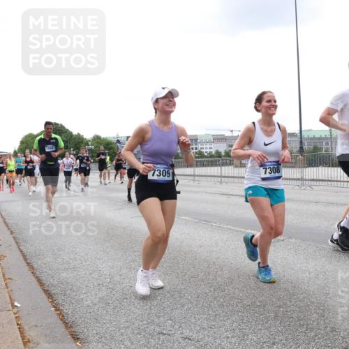 29.06.2025 - hella hamburg halbmarathon Lena Gebhardt http://msf.ph/oto/8469892 29.06.2025 10:32:54 Lombardsbrücke 17041, 7309, 7308, 962, 1078, 1199, 1237, 1324, 1640, 1732, 2059, 2276, 2959, 3391, 3422, 3653, 3660, 3670, 3708, 3753, 3871, 4030, 4096, 4446, 4555, 4650, 5110, 5180, 5581, 5783, 5871, 5917, 5941, 6040, 6228, 6312, 6315, 6861, 7308, 7309, 7387, 7468, 7531, 7633, 7702, 7749, 7750, 7982, 8170, 8303, 8595, 8625, 8839, 8840, 9010, 9034, 9143, 9188, 9289, 9471, 9542, 9768, 10002, 10013, 10048, 10277, 11229, 11260, 11756, 12039, 12423, 12424, 14305, 14743, 15951 meine-sportfotos.de