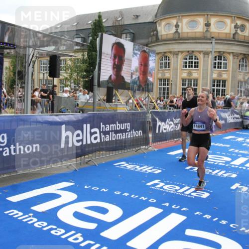 29.06.2025 - hella hamburg halbmarathon Michael Strokosch http://msf.ph/oto/8469933 29.06.2025 10:35:44 Ziel 4062, 12462, 12899, 14841, 16119, 16123, 18841 meine-sportfotos.de
