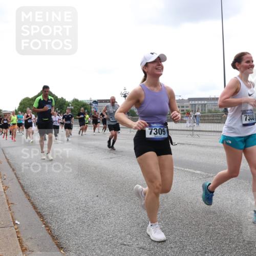 29.06.2025 - hella hamburg halbmarathon Lena Gebhardt http://msf.ph/oto/8469938 29.06.2025 10:32:54 Lombardsbrücke 954, 7309, 7308, 1078, 1199, 1237, 1324, 1640, 1732, 2059, 2276, 2959, 3391, 3422, 3653, 3660, 3670, 3708, 3753, 3871, 4030, 4096, 4446, 4555, 4650, 5110, 5180, 5581, 5783, 5871, 5917, 5941, 6040, 6228, 6312, 6315, 6861, 7308, 7309, 7387, 7468, 7531, 7633, 7702, 7749, 7750, 7982, 8170, 8303, 8595, 8625, 8839, 8840, 9010, 9034, 9143, 9188, 9289, 9471, 9542, 9768, 10002, 10013, 10048, 10277, 11229, 11260, 11756, 12039, 12423, 12424, 14305, 14743, 15951 meine-sportfotos.de