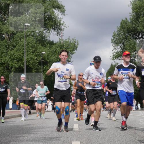 29.06.2025 - hella hamburg halbmarathon Luisa Fischer http://msf.ph/oto/8469976 29.06.2025 10:43:36 Kennedybrücke 10849, 4327, 9971, 4, 1083, 944, 129, 123, 920, 12906, 1291, 1586, 1899, 2515, 2572, 4271, 5654, 5702, 5901, 5975, 6673, 6920, 7174, 8984, 9187, 9468, 9495, 9977, 10806, 10833 meine-sportfotos.de