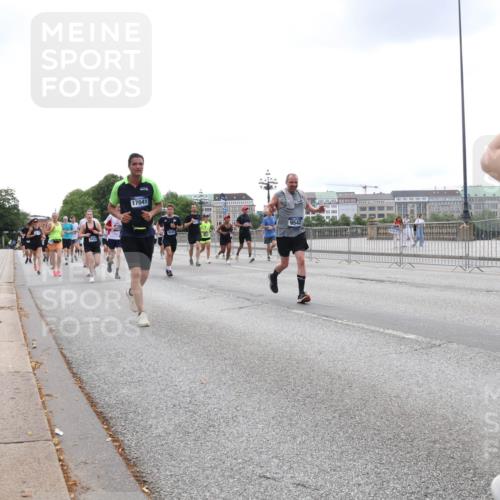 29.06.2025 - hella hamburg halbmarathon Lena Gebhardt http://msf.ph/oto/8470003 29.06.2025 10:32:54 Lombardsbrücke 3422, 17041, 9034, 9542, 7, 1078, 1199, 1237, 1324, 1640, 1732, 2059, 2276, 2959, 3391, 3422, 3653, 3660, 3670, 3708, 3753, 3871, 4030, 4096, 4446, 4555, 4650, 5110, 5180, 5581, 5783, 5871, 5917, 5941, 6040, 6228, 6312, 6315, 6861, 7308, 7309, 7387, 7468, 7531, 7633, 7702, 7749, 7750, 7982, 8170, 8303, 8595, 8625, 8839, 8840, 9010, 9034, 9143, 9188, 9289, 9471, 9542, 9768, 10002, 10013, 10048, 10277, 11229, 11260, 11756, 12039, 12423, 12424, 14305, 14743, 15951 meine-sportfotos.de