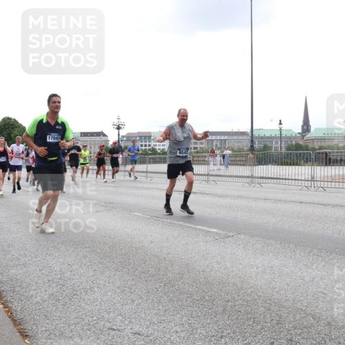 29.06.2025 - hella hamburg halbmarathon Lena Gebhardt http://msf.ph/oto/8470089 29.06.2025 10:32:55 Lombardsbrücke 17041, 9542, 1078, 1199, 1237, 1324, 1640, 1732, 2038, 2054, 2059, 2276, 2959, 3391, 3422, 3653, 3660, 3670, 3708, 3753, 3871, 4030, 4096, 4446, 4555, 4650, 5110, 5180, 5581, 5783, 5871, 5917, 5941, 6040, 6228, 6312, 6315, 6861, 7308, 7309, 7387, 7531, 7633, 7702, 7749, 7750, 7982, 8170, 8595, 8625, 8839, 9010, 9034, 9143, 9188, 9289, 9471, 9542, 9768, 10002, 10013, 10048, 10277, 11229, 11260, 11713, 11756, 12039, 12423, 12424, 14305, 14743, 15951 meine-sportfotos.de
