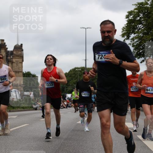 29.06.2025 - hella hamburg halbmarathon Yannick Fuchs http://msf.ph/oto/8470109 29.06.2025 10:57:35 20KM 1184, 1316, 1722, 1724, 1940, 1992, 2424, 2685, 3360, 4328, 4370, 5305, 5384, 5734, 6631, 7243, 7290, 7333, 8822, 9124, 9439, 9681, 10128, 10705, 10766, 10866, 11527, 11657, 11771, 12315, 12316, 12513, 12662, 13171, 13528, 13551, 14135, 14313, 14493, 15137, 15516, 15532, 15550, 15897, 16424, 16426, 16478, 16639, 16872, 17071, 17437, 17757, 17894, 18028, 18122, 18355, 18717 meine-sportfotos.de