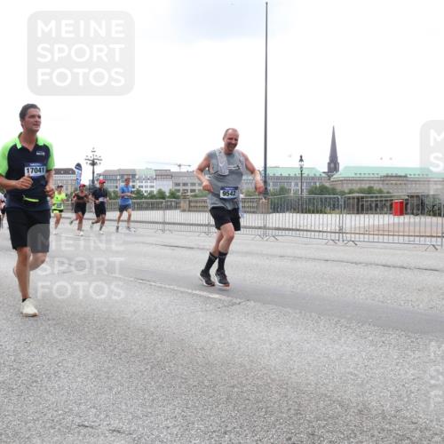 29.06.2025 - hella hamburg halbmarathon Lena Gebhardt http://msf.ph/oto/8470137 29.06.2025 10:32:55 Lombardsbrücke 15997, 17041, 9542, 1078, 1199, 1237, 1324, 1640, 1732, 2038, 2054, 2059, 2276, 2959, 3391, 3422, 3653, 3660, 3670, 3708, 3753, 3871, 4030, 4096, 4446, 4555, 4650, 5110, 5180, 5581, 5783, 5871, 5917, 5941, 6040, 6228, 6312, 6315, 6861, 7308, 7309, 7387, 7531, 7633, 7702, 7749, 7750, 7982, 8170, 8595, 8625, 8839, 9010, 9034, 9143, 9188, 9289, 9471, 9542, 9768, 10002, 10013, 10048, 10277, 11229, 11260, 11713, 11756, 12039, 12423, 12424, 14305, 14743, 15951 meine-sportfotos.de