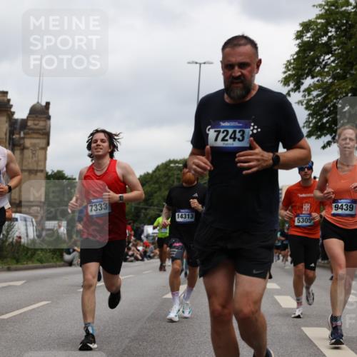 29.06.2025 - hella hamburg halbmarathon Yannick Fuchs http://msf.ph/oto/8470140 29.06.2025 10:57:35 20KM 1184, 1316, 1722, 1724, 1940, 1992, 2424, 2685, 3360, 4328, 4370, 5305, 5384, 5734, 6631, 7243, 7290, 7333, 8822, 9124, 9439, 9681, 10128, 10705, 10766, 10866, 11527, 11657, 11771, 12315, 12316, 12513, 12662, 13171, 13528, 13551, 14135, 14313, 14493, 15137, 15516, 15532, 15550, 15897, 16424, 16426, 16478, 16639, 16872, 17071, 17437, 17757, 17894, 18028, 18122, 18355, 18717 meine-sportfotos.de