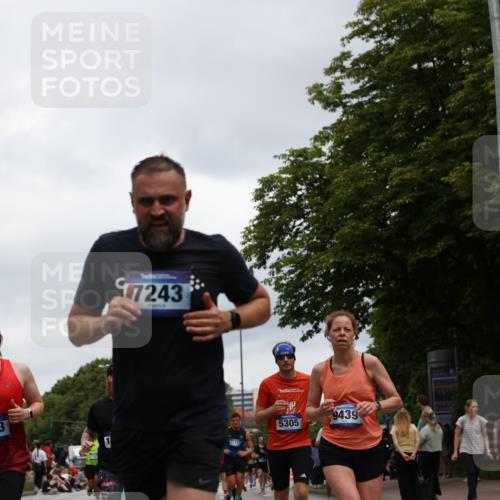 29.06.2025 - hella hamburg halbmarathon Yannick Fuchs http://msf.ph/oto/8470195 29.06.2025 10:57:36 20KM 1184, 1316, 1722, 1724, 1940, 1992, 2424, 2685, 3360, 4328, 4370, 5305, 5384, 5734, 6631, 7243, 7290, 7333, 8822, 9124, 9439, 9681, 10128, 10705, 10766, 10866, 11527, 11657, 11771, 12315, 12316, 12513, 12662, 13171, 13528, 13551, 14135, 14313, 14493, 15516, 15532, 15550, 15897, 16424, 16426, 16639, 16872, 17071, 17437, 17757, 17894, 18028, 18122, 18355, 18717 meine-sportfotos.de