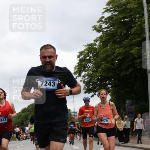 29.06.2025 - hella hamburg halbmarathon Yannick Fuchs http://msf.ph/oto/8470214 29.06.2025 10:57:36 20KM 1184, 1316, 1722, 1724, 1940, 1992, 2424, 2685, 3360, 4328, 4370, 5305, 5384, 5734, 6631, 7243, 7290, 7333, 8822, 9124, 9439, 9681, 10128, 10705, 10766, 10866, 11527, 11657, 11771, 12315, 12316, 12513, 12662, 13171, 13528, 13551, 14135, 14313, 14493, 15516, 15532, 15550, 15897, 16424, 16426, 16639, 16872, 17071, 17437, 17757, 17894, 18028, 18122, 18355, 18717 meine-sportfotos.de
