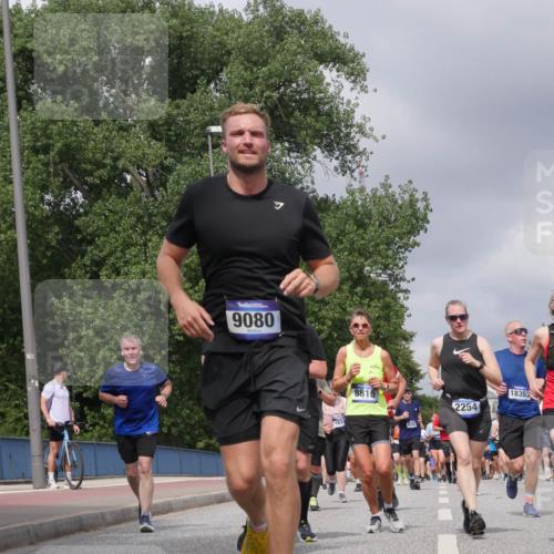29.06.2025 - hella hamburg halbmarathon Luisa Fischer http://msf.ph/oto/8470376 29.06.2025 10:43:45 Kennedybrücke 9080, 1674, 8815, 2254, 18353, 3607, 104, 2109, 2254, 3607, 4271, 5702, 5975, 6363, 8739, 8815, 8984, 9187, 9195, 9468, 9977, 10474 meine-sportfotos.de