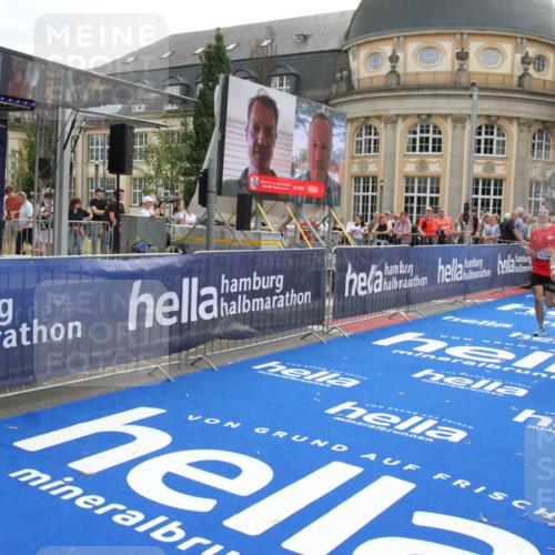 29.06.2025 - hella hamburg halbmarathon Michael Strokosch http://msf.ph/oto/8470473 29.06.2025 10:36:06 Ziel 2399, 9313, 10477, 12168, 12488, 13419, 14875, 17217, 18156, 18259 meine-sportfotos.de