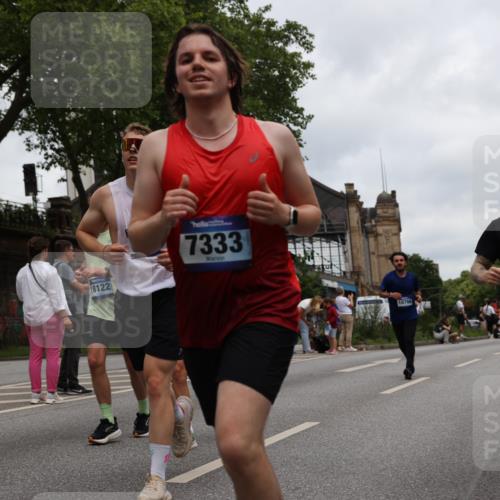 29.06.2025 - hella hamburg halbmarathon Yannick Fuchs http://msf.ph/oto/8470505 29.06.2025 10:57:37 20KM 1184, 1316, 1722, 1724, 1940, 1992, 2424, 2685, 3360, 4328, 4370, 5305, 5384, 5734, 6631, 7243, 7290, 7333, 8561, 8822, 9124, 9439, 9681, 10128, 10705, 10766, 10866, 11527, 11657, 11771, 12315, 12316, 12513, 12662, 13171, 13528, 14135, 14313, 14493, 15516, 15532, 15550, 15897, 16424, 16426, 16639, 16872, 17071, 17437, 17894, 18028, 18122, 18355, 18717 meine-sportfotos.de