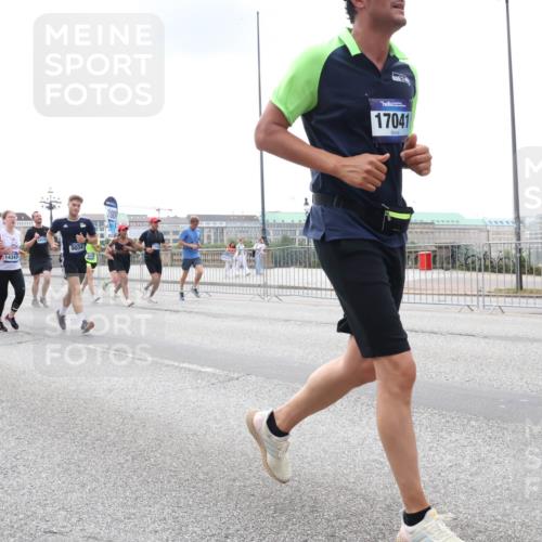 29.06.2025 - hella hamburg halbmarathon Lena Gebhardt http://msf.ph/oto/8470538 29.06.2025 10:32:57 Lombardsbrücke 3422, 708, 2907, 14347, 9034, 17041, 1078, 1199, 1237, 1324, 1732, 2038, 2054, 2059, 2085, 2276, 2959, 3391, 3422, 3653, 3660, 3670, 3708, 3753, 3871, 4030, 4096, 4446, 4555, 4650, 5110, 5180, 5581, 5783, 5871, 5917, 6040, 6228, 6312, 6315, 6773, 6861, 7308, 7309, 7387, 7531, 7633, 7702, 7749, 7750, 7982, 8170, 8595, 8839, 9010, 9034, 9143, 9188, 9289, 9471, 9542, 9768, 10013, 10048, 10277, 11229, 11260, 11713, 11756, 12039, 12423, 12424, 14305, 14743, 15951 meine-sportfotos.de