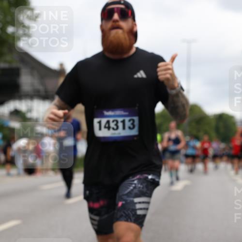 29.06.2025 - hella hamburg halbmarathon Yannick Fuchs http://msf.ph/oto/8470638 29.06.2025 10:57:38 20KM 1184, 1316, 1722, 1724, 1940, 1992, 2685, 3360, 4328, 4370, 5305, 5384, 5734, 6631, 7243, 7290, 7333, 8561, 8822, 9124, 9439, 9681, 10705, 10766, 10866, 11149, 11527, 11657, 11771, 12315, 12316, 12513, 12662, 13171, 13528, 14135, 14313, 14493, 15516, 15532, 15550, 15897, 16424, 16426, 16639, 16872, 17071, 17437, 17730, 17894, 18028, 18122, 18717 meine-sportfotos.de