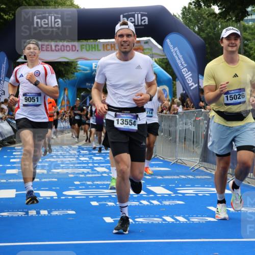 29.06.2025 - hella hamburg halbmarathon Strokosch-Dieckow http://msf.ph/oto/8470652 29.06.2025 10:46:37 Ziel 1920, 1942, 3976, 5459, 6630, 8482, 9051, 9232, 9529, 13525, 13554, 15026, 15133, 15206, 15714, 16175, 17281, 17461, 17743, 17865, 18297, 18882, 19128 meine-sportfotos.de