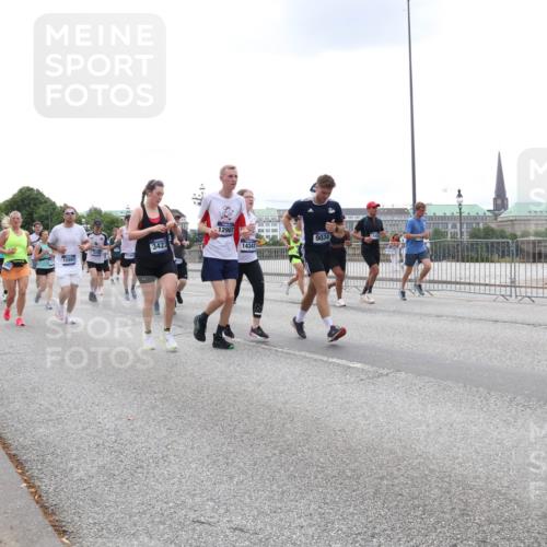 29.06.2025 - hella hamburg halbmarathon Lena Gebhardt http://msf.ph/oto/8470693 29.06.2025 10:32:57 Lombardsbrücke 12902, 8170, 3422, 15997, 13789, 14347, 9034, 1078, 1199, 1237, 1324, 1732, 2038, 2054, 2059, 2085, 2276, 2959, 3391, 3422, 3653, 3660, 3670, 3708, 3753, 3871, 4030, 4096, 4446, 4555, 4650, 5110, 5180, 5581, 5783, 5871, 5917, 6040, 6228, 6312, 6315, 6773, 6861, 7308, 7309, 7387, 7531, 7633, 7702, 7749, 7750, 7982, 8170, 8595, 8839, 9010, 9034, 9143, 9188, 9289, 9471, 9542, 9768, 10013, 10048, 10277, 11229, 11260, 11713, 11756, 12039, 12423, 12424, 14305, 14743, 15951 meine-sportfotos.de