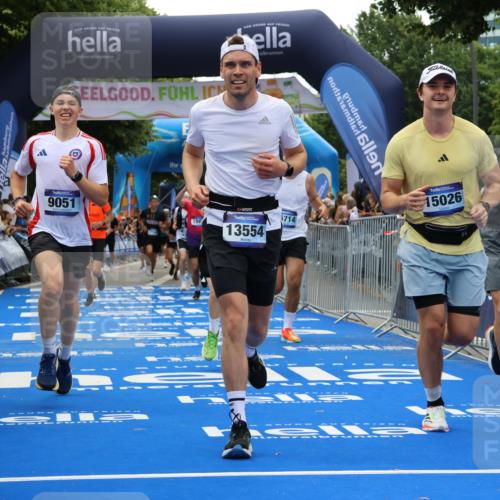 29.06.2025 - hella hamburg halbmarathon Strokosch-Dieckow http://msf.ph/oto/8470722 29.06.2025 10:46:37 Ziel 1920, 1942, 3976, 5459, 6630, 8482, 9051, 9232, 9529, 13525, 13554, 15026, 15133, 15206, 15714, 16175, 17281, 17461, 17743, 17865, 18297, 18882, 19128 meine-sportfotos.de