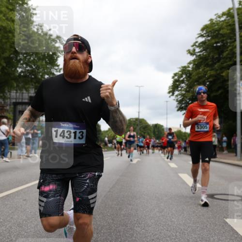29.06.2025 - hella hamburg halbmarathon Yannick Fuchs http://msf.ph/oto/8470746 29.06.2025 10:57:38 20KM 1184, 1316, 1722, 1724, 1940, 1992, 2685, 3360, 4328, 4370, 5305, 5384, 5734, 6631, 7243, 7290, 7333, 8561, 8822, 9124, 9439, 9681, 10705, 10766, 10866, 11149, 11527, 11657, 11771, 12315, 12316, 12513, 12662, 13171, 13528, 14135, 14313, 14493, 15516, 15532, 15550, 15897, 16424, 16426, 16639, 16872, 17071, 17437, 17730, 17894, 18028, 18122, 18717 meine-sportfotos.de